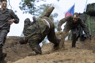 Z mezinárodního překážkového závodu Czech Mudness
