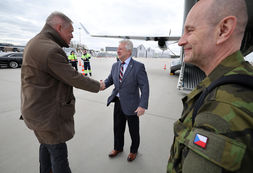 Přílet ministra obrany s delegací do Lotyšska