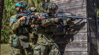 Jinečtí dělostřelci v Litvě certifikováni. Závěrečná certifikace probíhala i mimo vojenské prostory