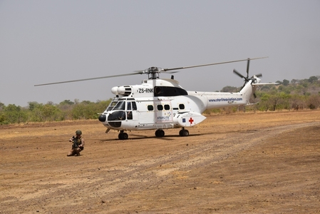 Vojáci v Mali nacvičovali s vrtulníky