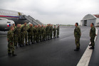 S vojáky se přišli rozloučit zástupce velitele 7. mechanizované brigády plukovník Pavel Lipka, velitel 74. lehkého motorizovaného praporu podplukovník Petr Svoboda  a  ze Společného operačního centra MO podplukovník Petr Vohralík