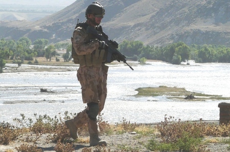 Generál Pavel navštívil vojáky na Bagrámu