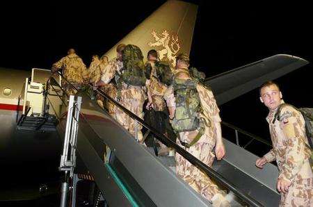 Armáda ČR zahájila střídání vojáků na Bagrámu