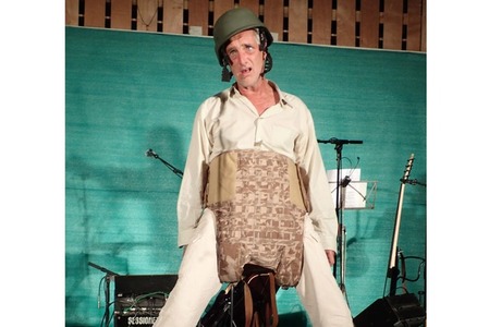 Divadlo Sklep bavilo vojáky v Bagrámu a Kábulu