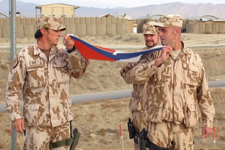 Česká vlajka na Šaraně už nevlaje