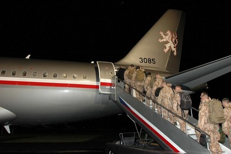 Do Afghánistánu odlěteli vojáci 4. výcvikové a poradní jednotky