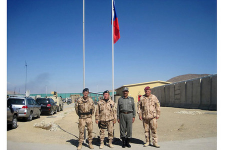 Z návštěvy generálů Opaty a Ložka u vojenských policistů ve Wardaku 1