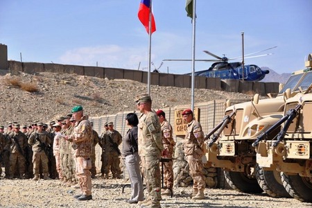 Státní svátek oslavili i vojáci ve Wardaku