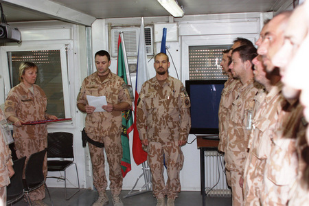 Slavnostní udělování medailí ISAF