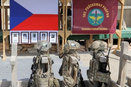 Památku vojáků, kteří před třemi roky padli v Afghánistánu, uctili střeleckou soutěží