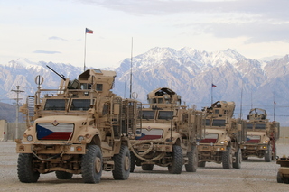Čeští vojáci v Afghánistánu používají při patrolách speciální americká obrněná vozidla typu MRAP, třídy MaxxPro