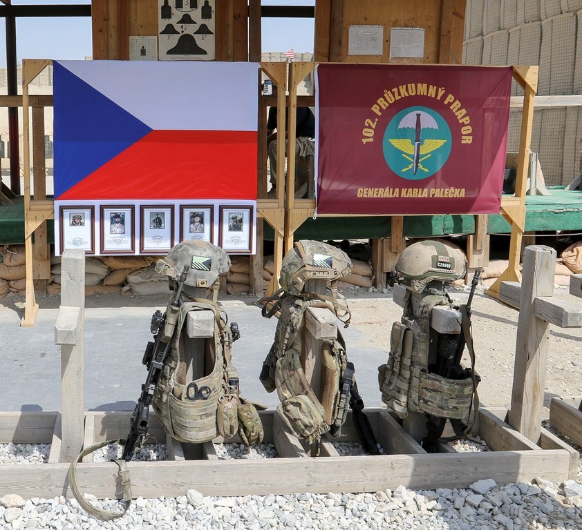 Pietní místo připomínající vojáky české strážní roty, kteří před třemi roky padli v Afghánistánu