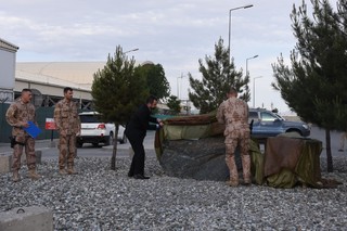  Památník slavnostně odhalili velvyslanec ČR v Afghánistánu Petr Štěpánek a velitel 18. úkolového uskupení AČR v RSM podplukovník František Vilím