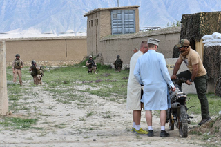 K výcviku vojákům slouží rozsáhlý cvičný komplex imitující běžnou afghánskou vesnici