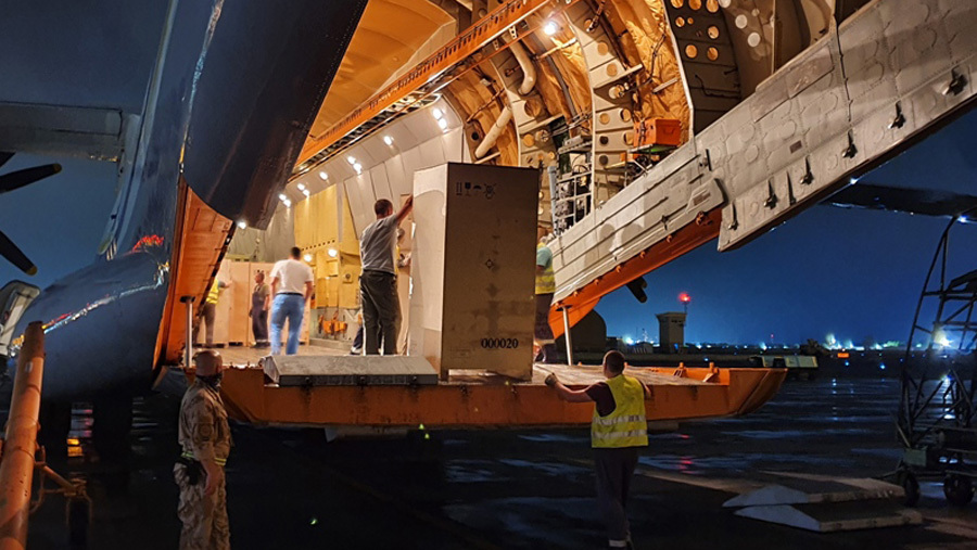 Čeští vojáci v Afghánistánu pomohli s předáním humanitárního daru