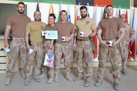 Vítězný tým českých vojáků ze základny Bagram. 