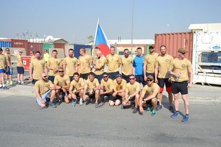 Čeští vojáci, kteří se zúčastnili vzpomínkového běhu „Foxtrot“ 