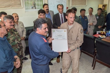 Jednotku 21. leteckého poradního týmu ocenilo velení Afghánských vzdušných sil