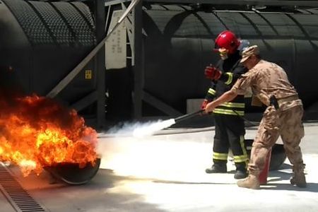 Vojáky na misi v Afghánistánu proškolili v kurzu o šíření a likvidaci požáru