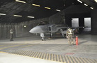  Letoun JAS-39 Gripen před opuštěním hangáru v rámci úterní certifikační letové akce