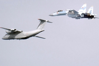 Letouny An-72 a Su-35S 