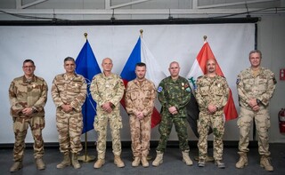 Vojáci 8. a 9. úkolového uskupení Armády ČR v Iráku si předali operační úkol