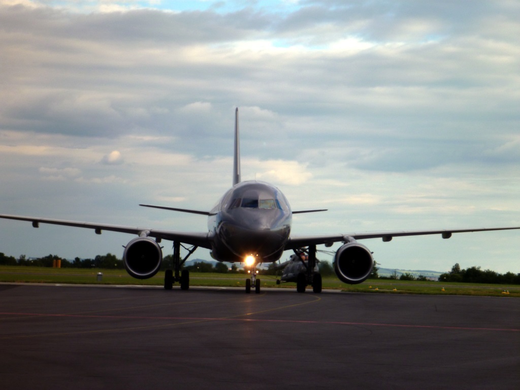 Vojáky do Čech dopravil speciál Armády České republiky Airbus A-319 CJ