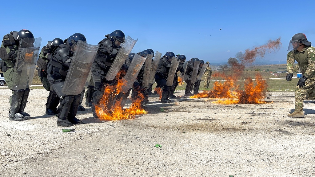 Příslušníci 7. jednotky Vojenské policie během výcviku FirePhobia