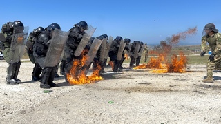 Příslušníci 7. jednotky Vojenské policie během výcviku FirePhobia
