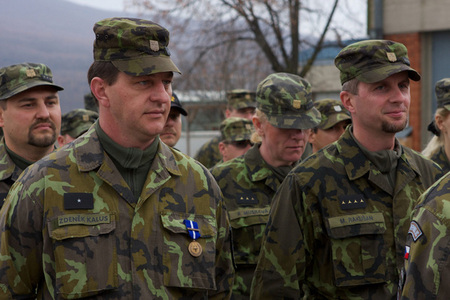 Dekorovaní příslušníci organizačního jádra praporu operačních záloh
