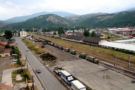 Celkový pohled na nádraží v Kosovské Mitrovici