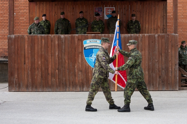 Symbolické předání velení nad základnou Šajkovac