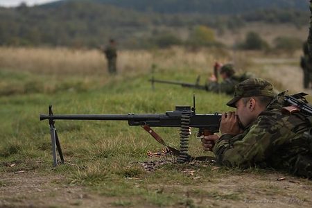 Střelby – nedílná součást výcviku vojáků na zahraniční operaci