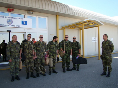 major Josef Nejedlý přivítal skupinu EOD na letišti