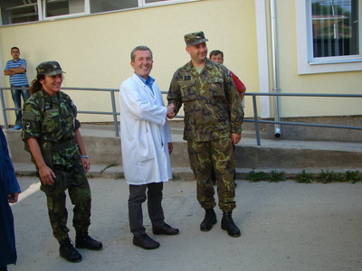 Major Josef Nejedlý a ředitel nemocnice Dr. Radojko Savič