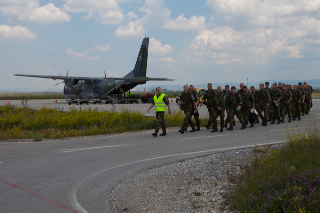 Přílet příslušníků ÚU AČR KFOR dne 15. června 2011 (1)