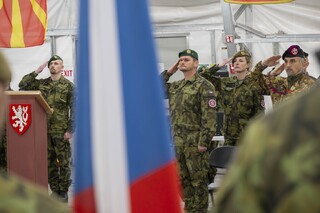 Vzdávání pocty při znění státní hymny České republiky