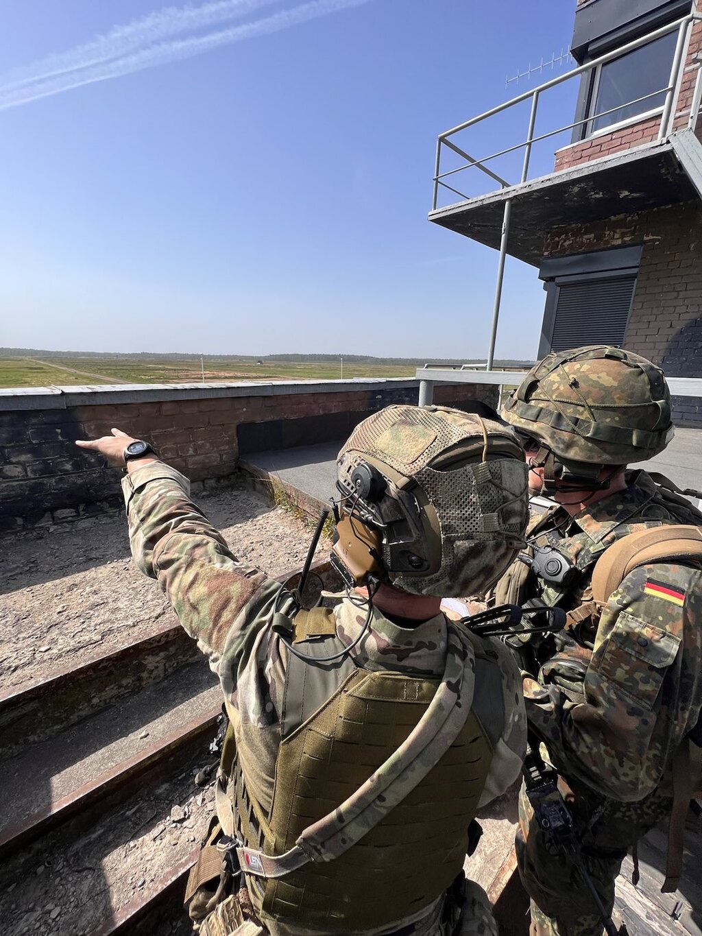 Čeští JTAC jsou v Litvě součástí mezinárodního týmu předsunutých leteckých návodčích