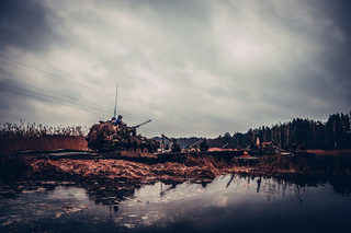 Ze závěrečného cvičení pontonové čety Winter Shield. Na záběrech je vidět činnost pontonové čety při přepravě jednotek uskupení eFP Battle Group a lotyšského 1. mechanizovaného praporu.