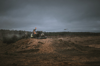 Střelba z protiletadlového raketového kompletu RBS-70.