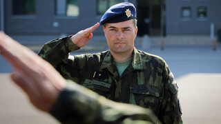 Major Dvořák při zahájení plnění operačního úkolu 