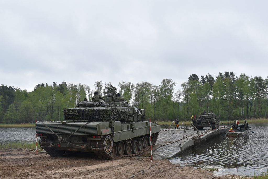 Přeprava španělských tanků Leopard 2E 