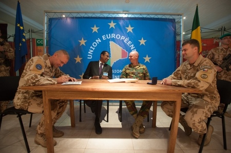 Na misi v Mali se vystřídaly české jednotky. Nyní zde působí 10. úkolové uskupení 