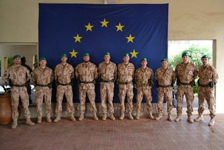 Čeští příslušníci mise EUTM se zapojili do bojů s teroristy v hotelovém komplexu v Mali