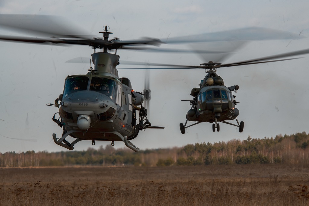  Vrtulníky Mi-171Š se vrací zpět na základnu v ČR a nové víceúčelové vrtulníky UH-1Y Venom je vystřídají při plnění úkolů na polské východní hranici.