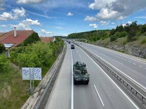 Samotný osmisetkilometrový přesun kolony představoval náročnou logistickou operaci