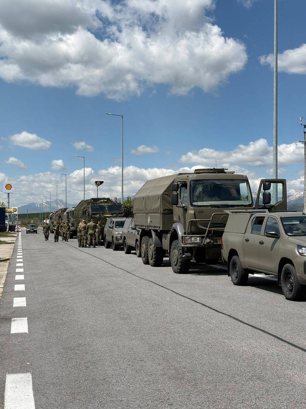 Samotný osmisetkilometrový přesun kolony představoval náročnou logistickou operaci