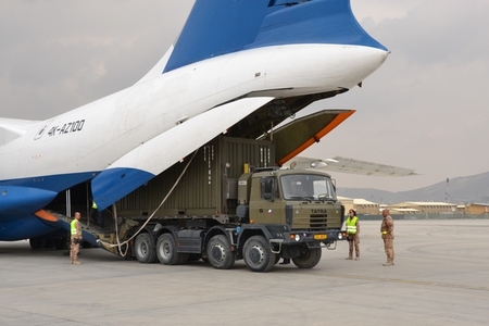 Pět nákladních letů za pět dní a jeden Ruslan k tomu