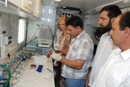 Čestí chemici učili afghánské kolegy odebírat a identifikovat toxické látky