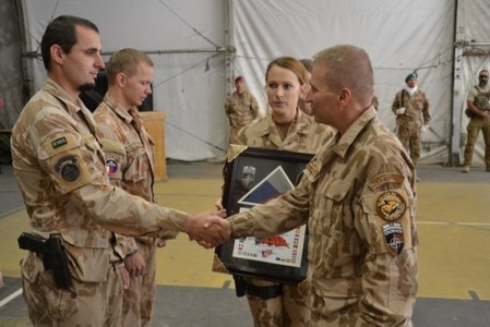 Šestá strážní rota se vrací do České republiky